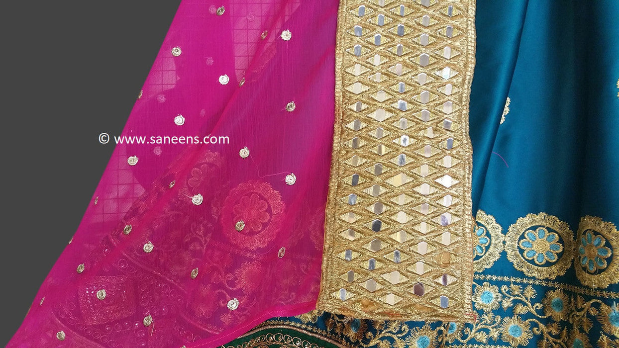 Aryana Saeed clothes in pink color