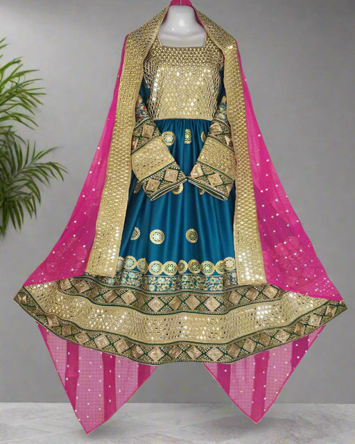 Dress  is in pink color with mirror work