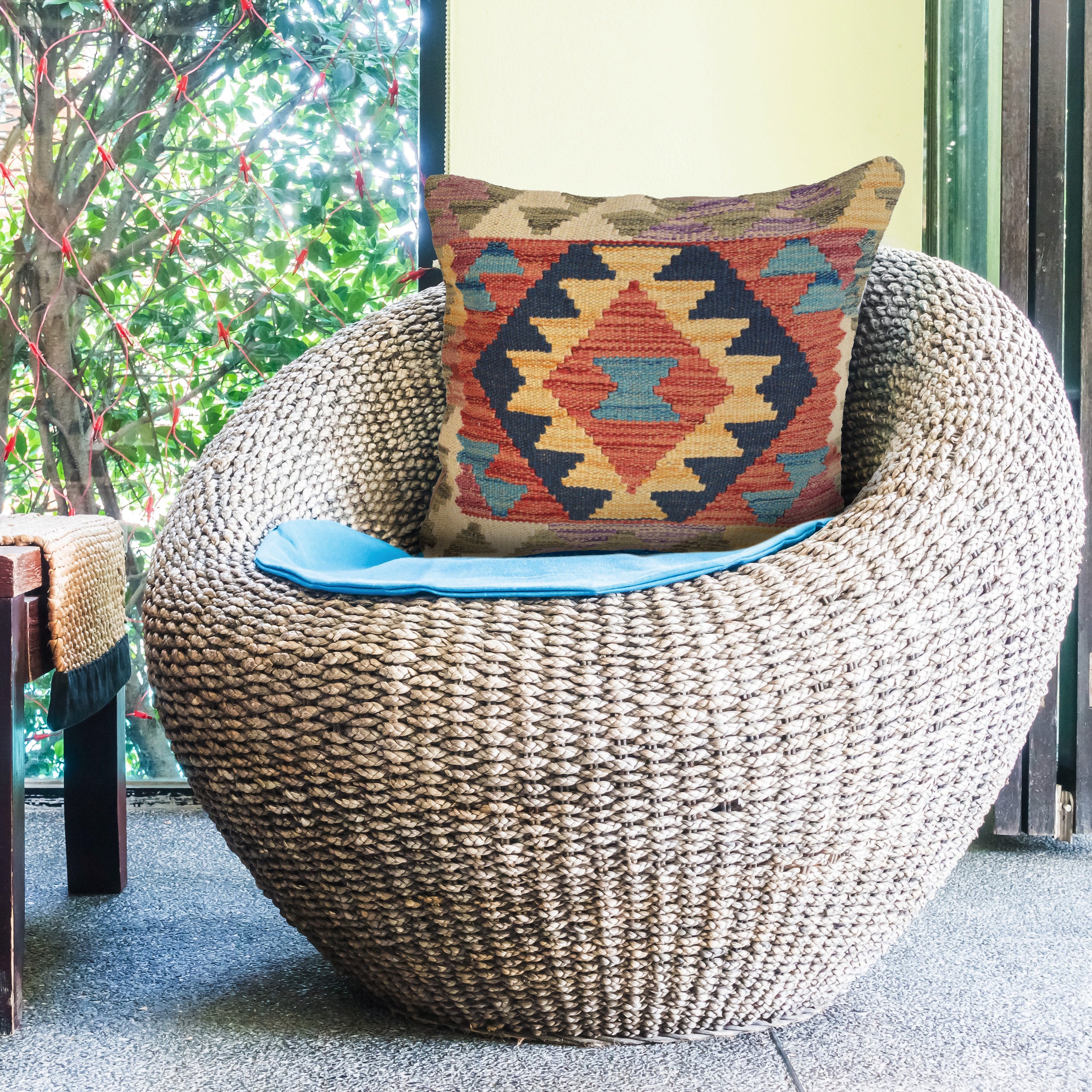 Tribal Pattern Carpet Cushion 1.4x1.4 ft