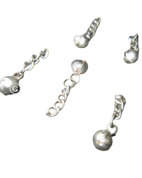 Hanging chains for decorating costumes