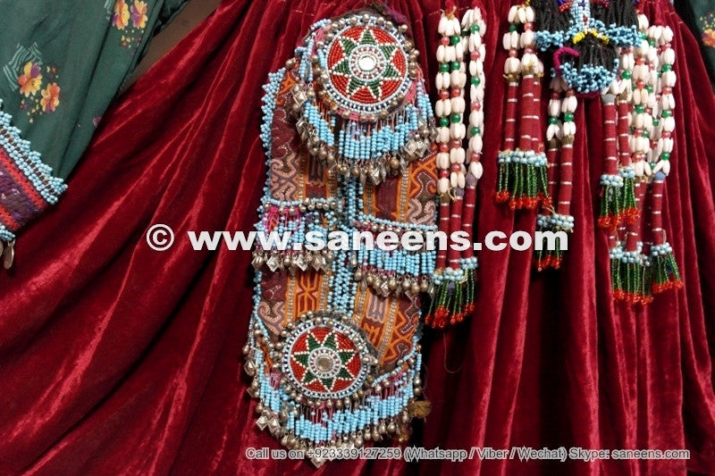 kuchi baloch ethnic dress with beaded pockets