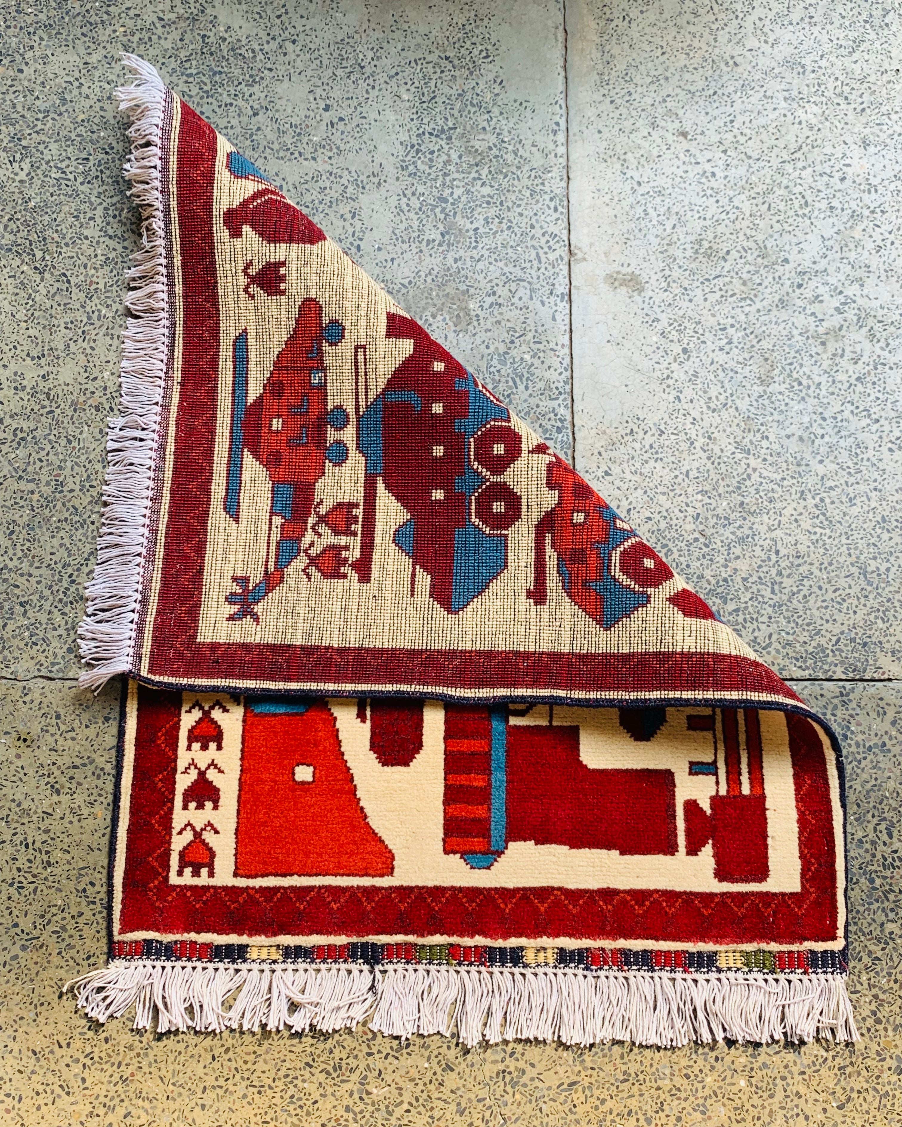 Afghan War AK-47 Weapons Carpet 2.7x2 ft