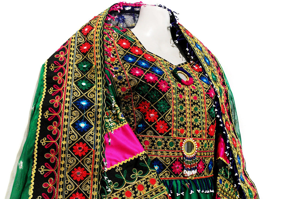 pashtun singer dress