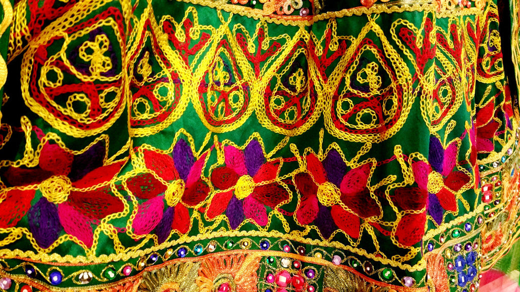 traditional afghan clothes