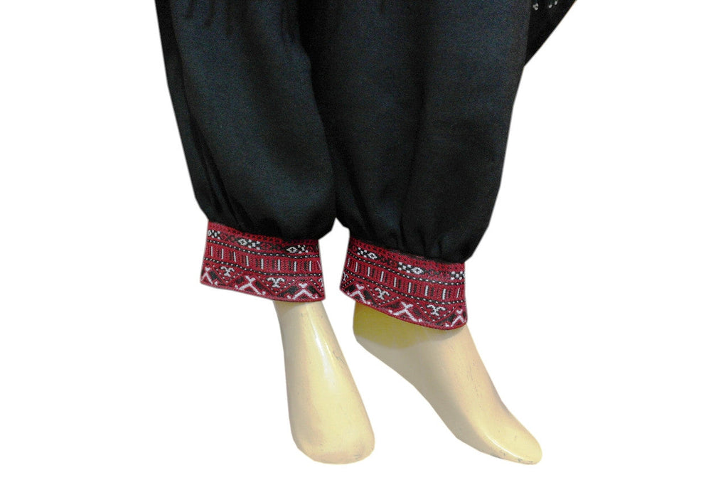 traditional pakhtoon apprel, afghani dress