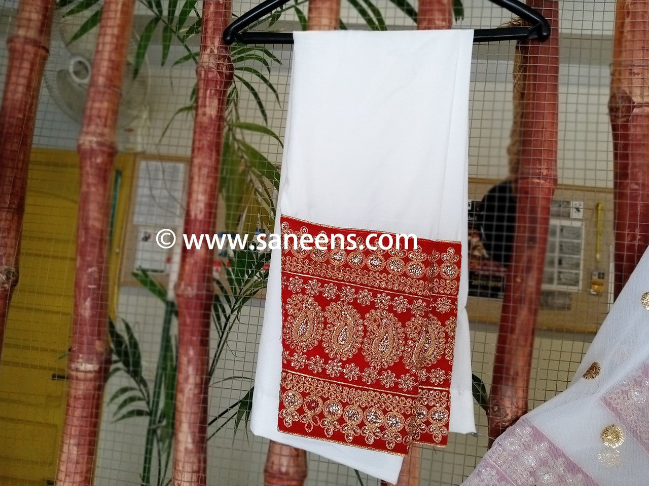 see the details picture of pant