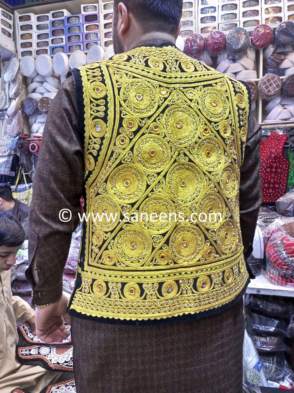 new golden embroidery vest