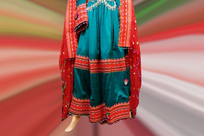 beautiful artwork embroidery dresses from afghanistan