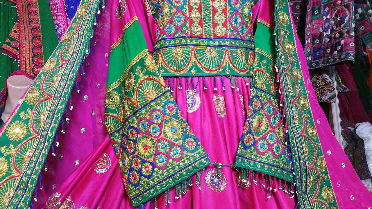 traditional afghan clothes