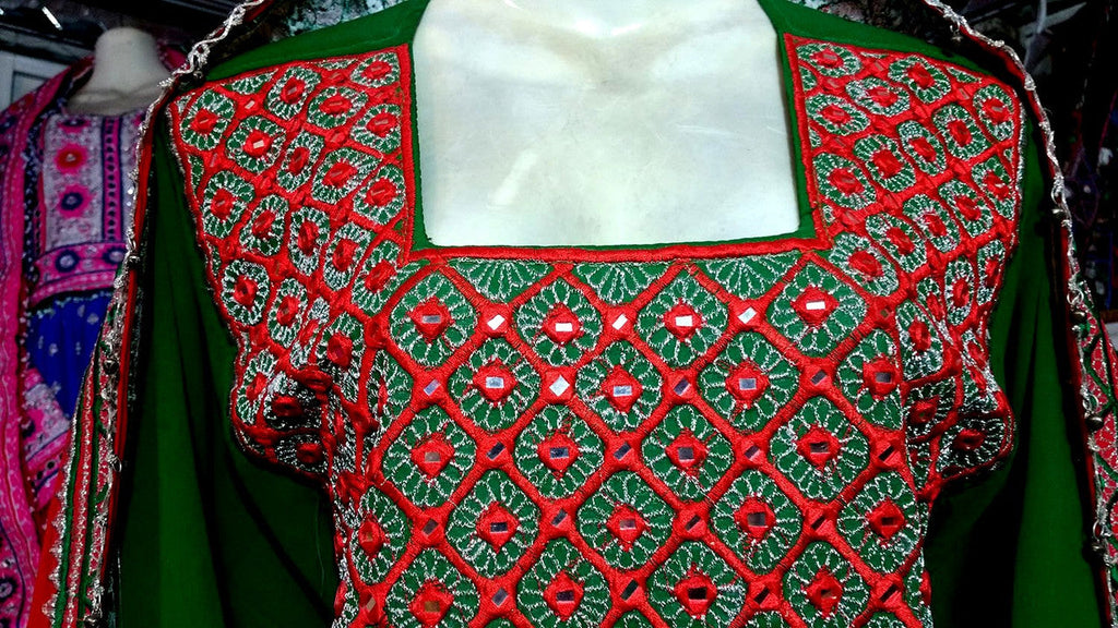 pashtun singer clothes