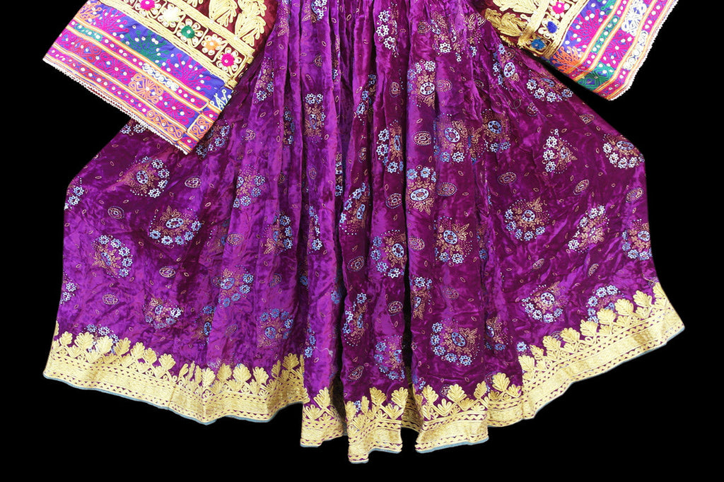 afghan women ethnic dress