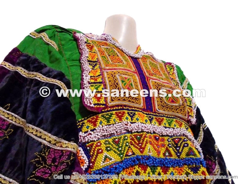 traditional muslim ladies clothes with embroidery work